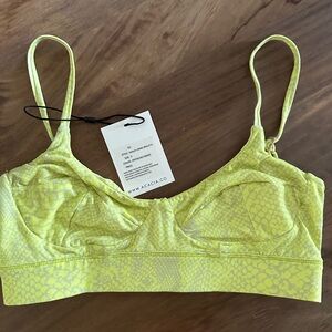 ACACIA - Paisley Top. S. Pistachio Snake